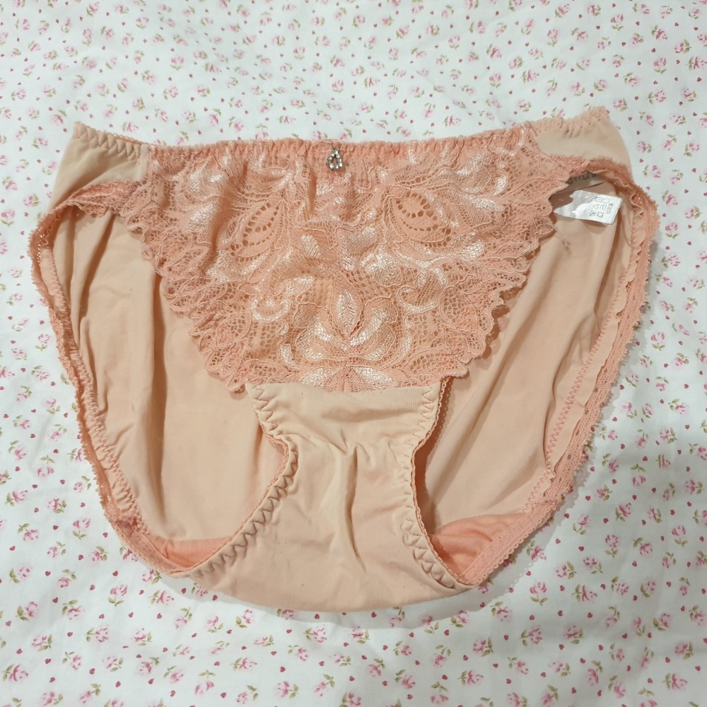 全新品 SWEAR 思薇爾 粉紅色 蕾絲 三角內褲 尺寸: M號 無吊牌- 已剪 (如照實拍 很漂亮的內褲)-細節圖6