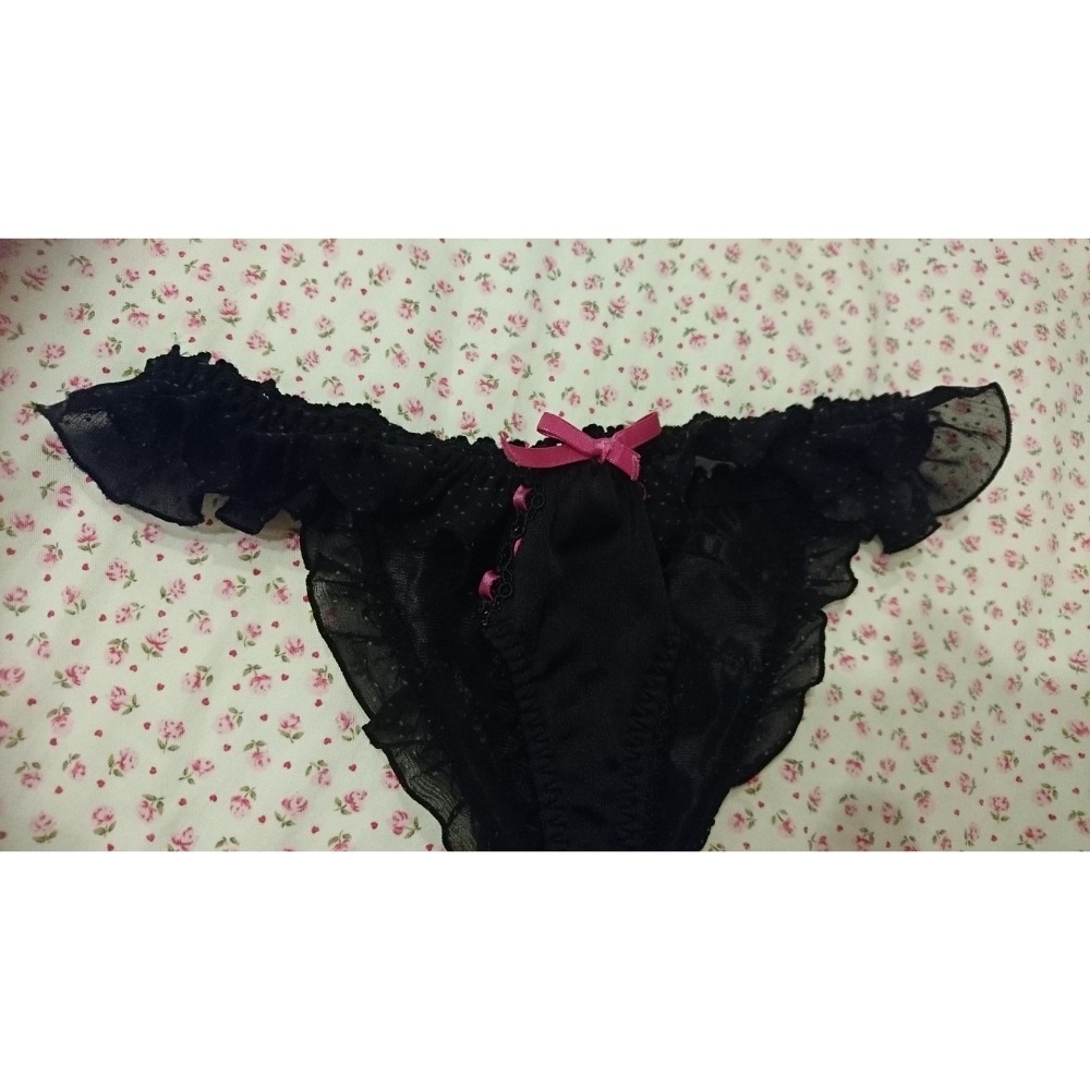 日本製造 Himico 桃紅色 精緻 玫瑰 刺繡 圖騰 黑色 丁字褲 背後有蝴蝶結造型 M號 內褲-細節圖5
