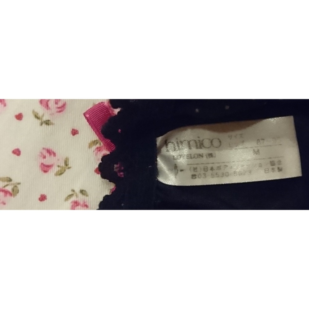 日本製造 Himico 桃紅色 精緻 玫瑰 刺繡 圖騰 黑色 丁字褲 背後有蝴蝶結造型 M號 內褲-細節圖6