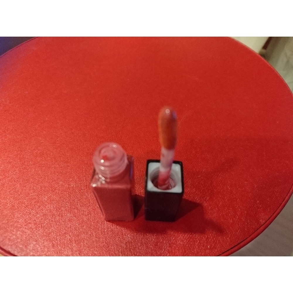 英國倫敦品牌 BUTTER LONDON 豐吻艷色唇蜜 3.36ml 二手 (色號: flirt 賣弄風騷)無毒健康唇膏-細節圖7
