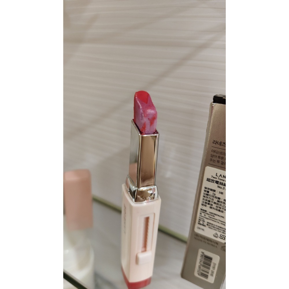 二手 蘭芝 Laneige 超放電晶潤雙色唇膏 NO.3 香柚薄荷 (李聖經調色創作)2公克 V字雙色設計 晚安唇膜潤澤-細節圖6