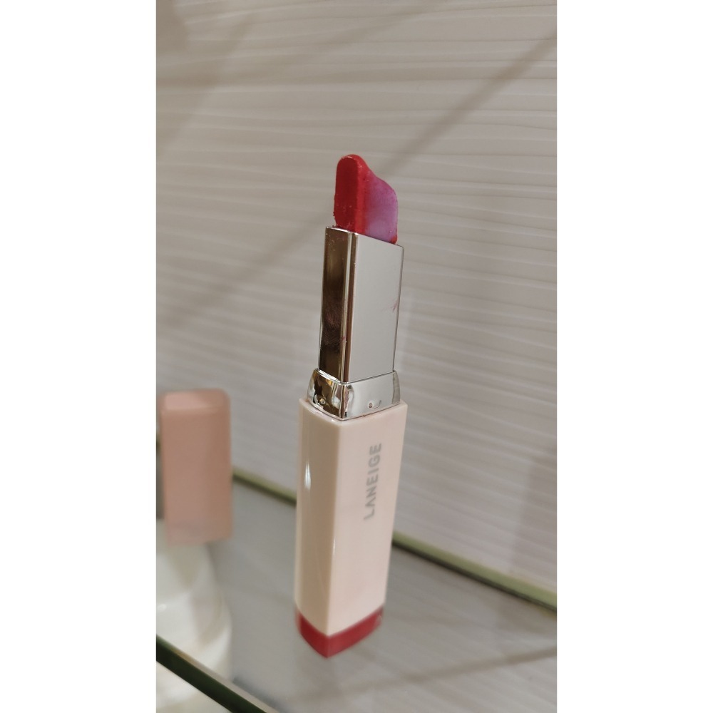 二手 蘭芝 Laneige 超放電晶潤雙色唇膏 NO.3 香柚薄荷 (李聖經調色創作)2公克 V字雙色設計 晚安唇膜潤澤-細節圖8