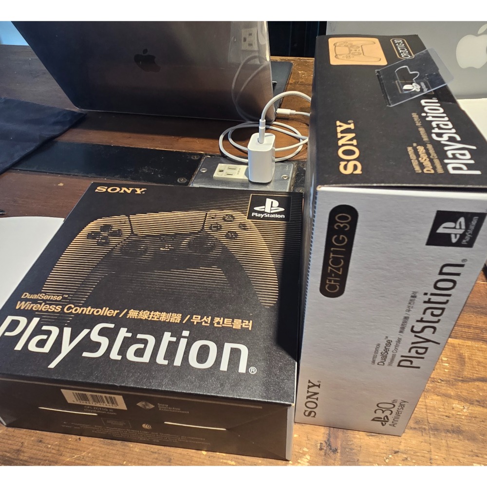 全新品 Sony PS5 30週年 DualSense手把 無線控制器 CFI-ZCT1G 30週年限量版-細節圖2