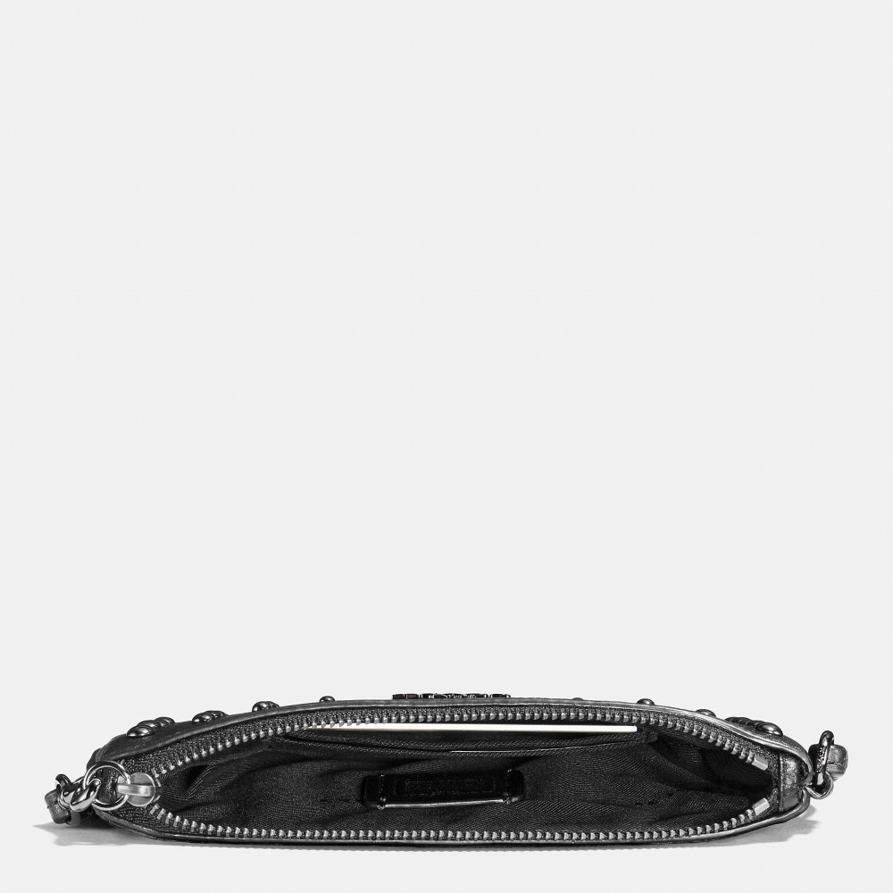 美國COACH黑色卯釘皮革手拿包/57862 Ombre Rivets Small Wristlet【二手/狀況良好】-細節圖3