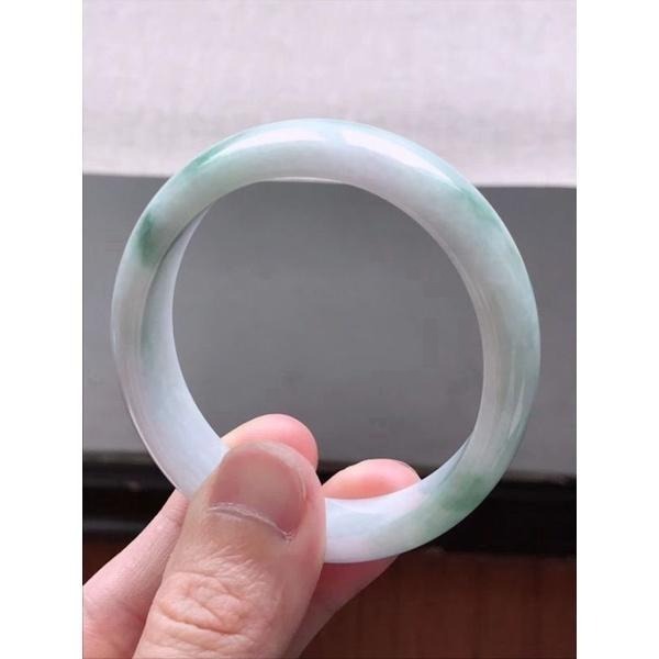 紫羅蘭飄綠春彩橢圓貴妃翡翠玉鐲長內徑57.2mm，適合55.2正圈-A023018湧翠坊天然老坑A貨緬甸翡翠手鐲-附證書-細節圖5