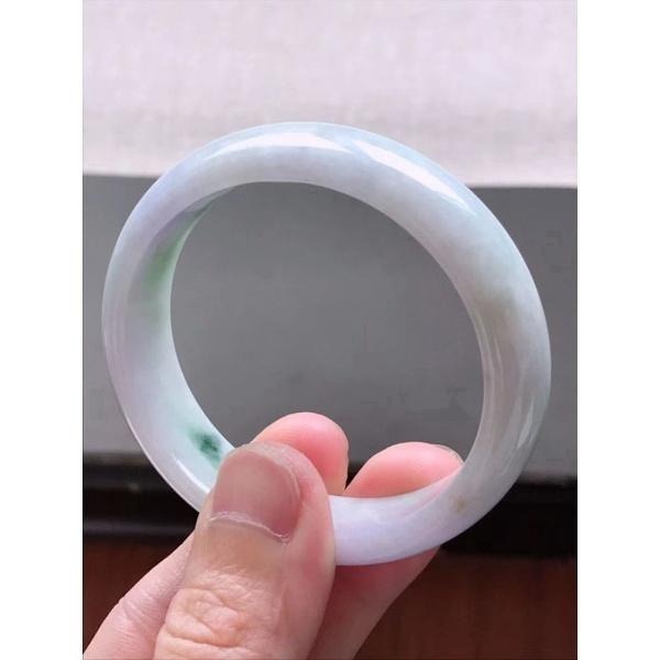 紫羅蘭飄綠春彩橢圓貴妃翡翠玉鐲長內徑57.2mm，適合55.2正圈-A023018湧翠坊天然老坑A貨緬甸翡翠手鐲-附證書-細節圖6