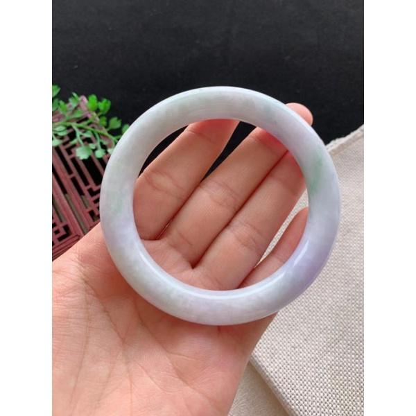 亮紫羅蘭多處飄陽綠春彩 圓條 圓骨玉鐲-內徑約55.5mm-A038033__湧翠坊天然老坑A貨緬甸翡翠手鐲-附證書-細節圖2