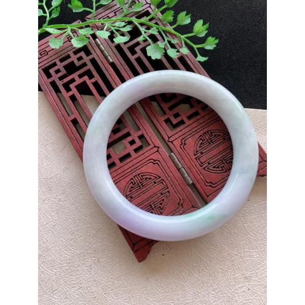 亮紫羅蘭多處飄陽綠春彩 圓條 圓骨玉鐲-內徑約55.5mm-A038033__湧翠坊天然老坑A貨緬甸翡翠手鐲-附證書-細節圖5