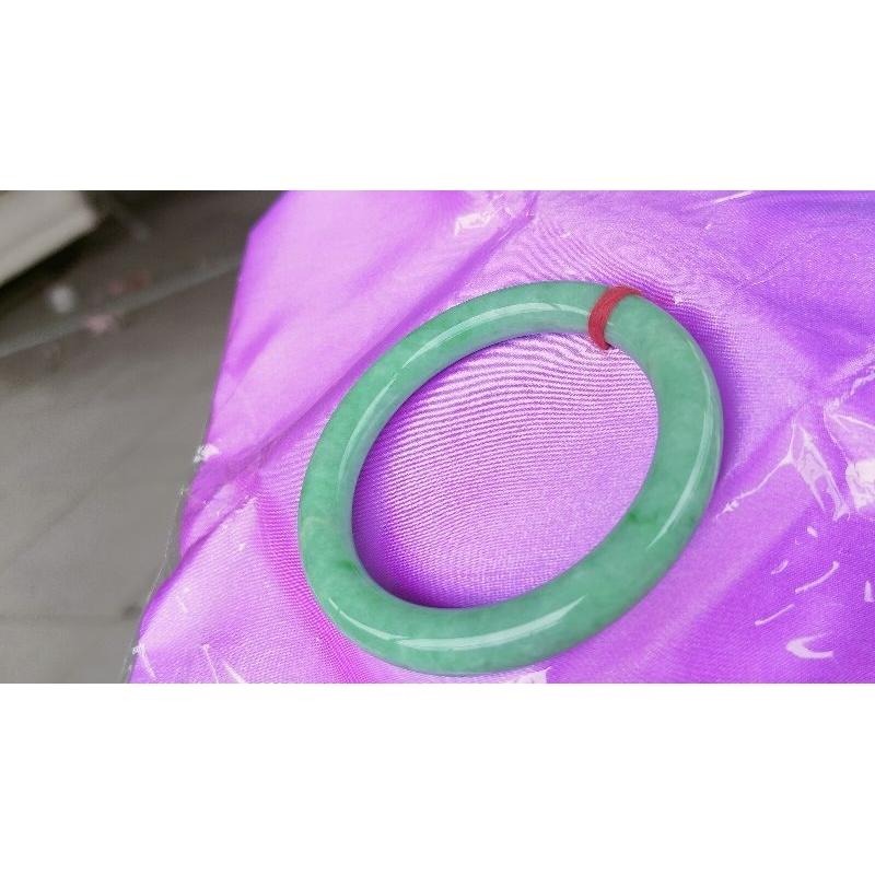 亮陽綠飄 正陽綠 色澤鮮豔 滿綠 圓條 圓骨玉鐲手鐲-內徑約56.5mm__A008008-A貨 緬甸翡翠 手鐲-附證書-細節圖3