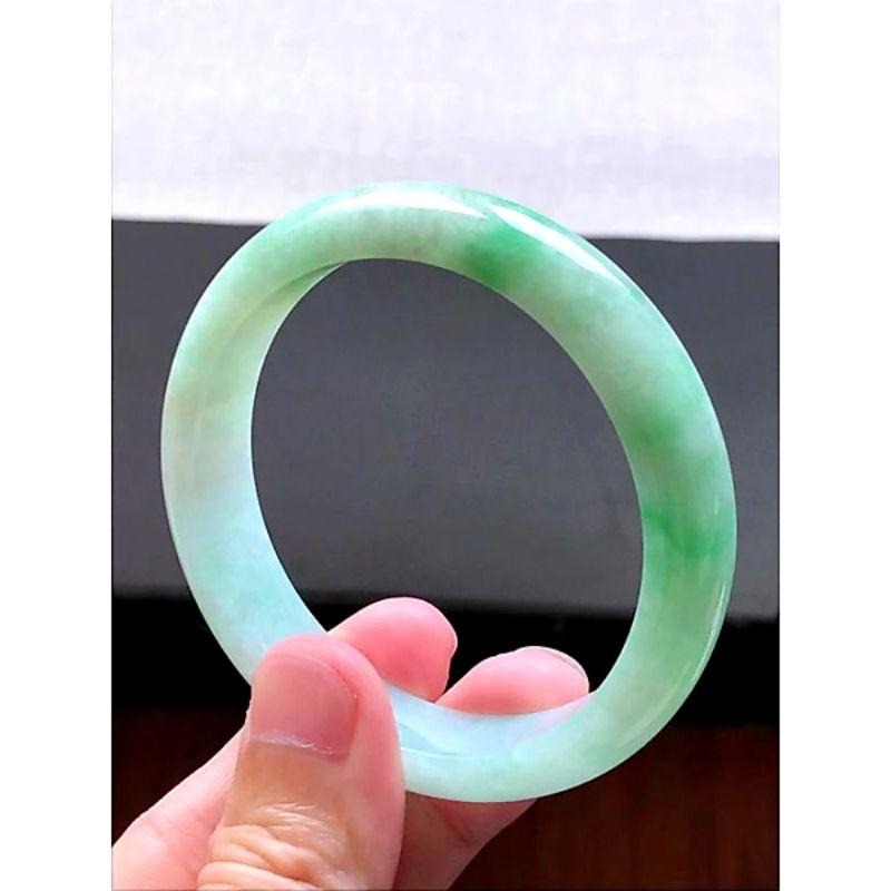 亮陽綠飄正陽綠 色澤鮮豔 滿綠翡翠玉鐲手鐲-內徑約58mm-A0450058-湧翠坊天然老坑A貨緬甸翡翠手鐲-附證書-細節圖7