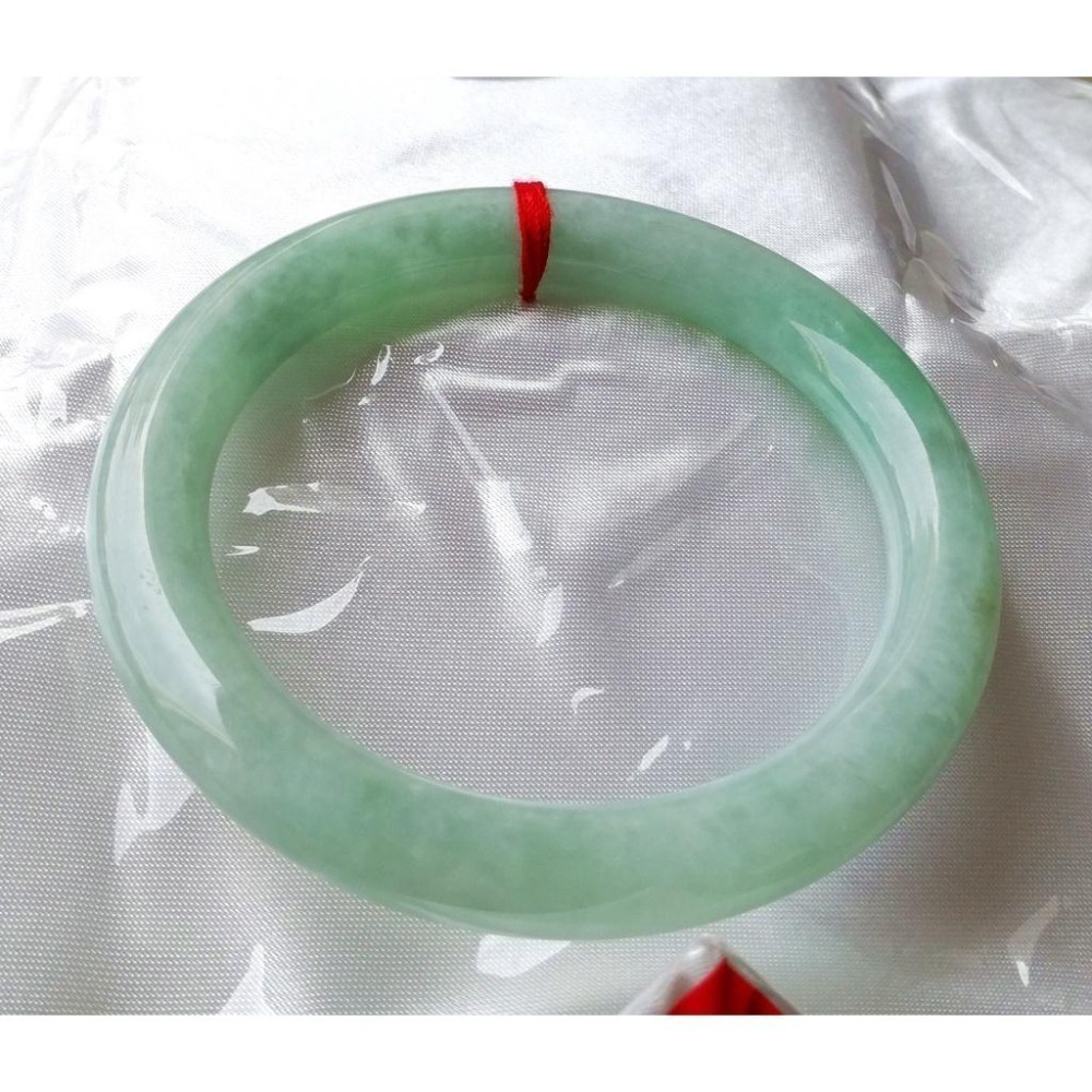 慶祝母親節，全賣場九折，高水頭陽亮蘋果綠陽綠滿綠芙蓉圓骨圓條玉鐲手鐲-內徑約55.1mm-A004015－－－附台灣證書-細節圖5