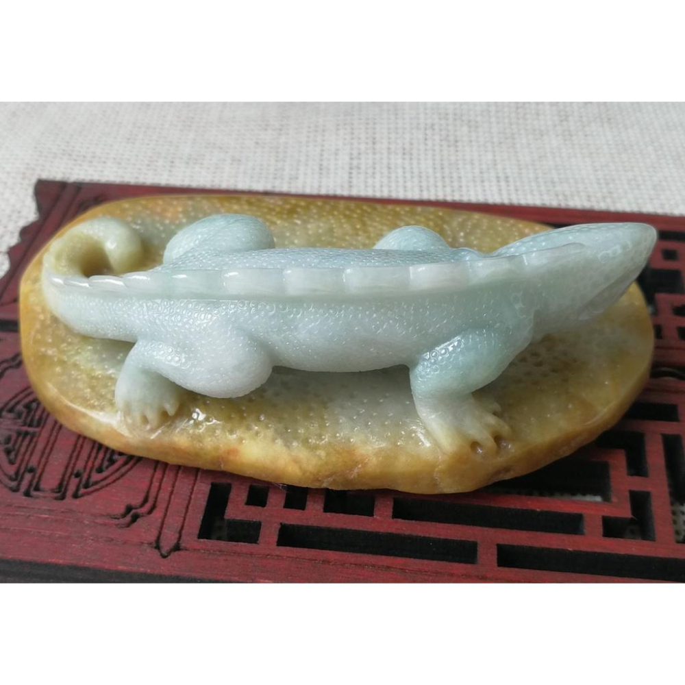 湧翠坊A貨 緬甸翡翠 吊墜 -附證書-顏色鮮豔 今非昔比 蜥蜴翡翠 擺件 -V051-細節圖4