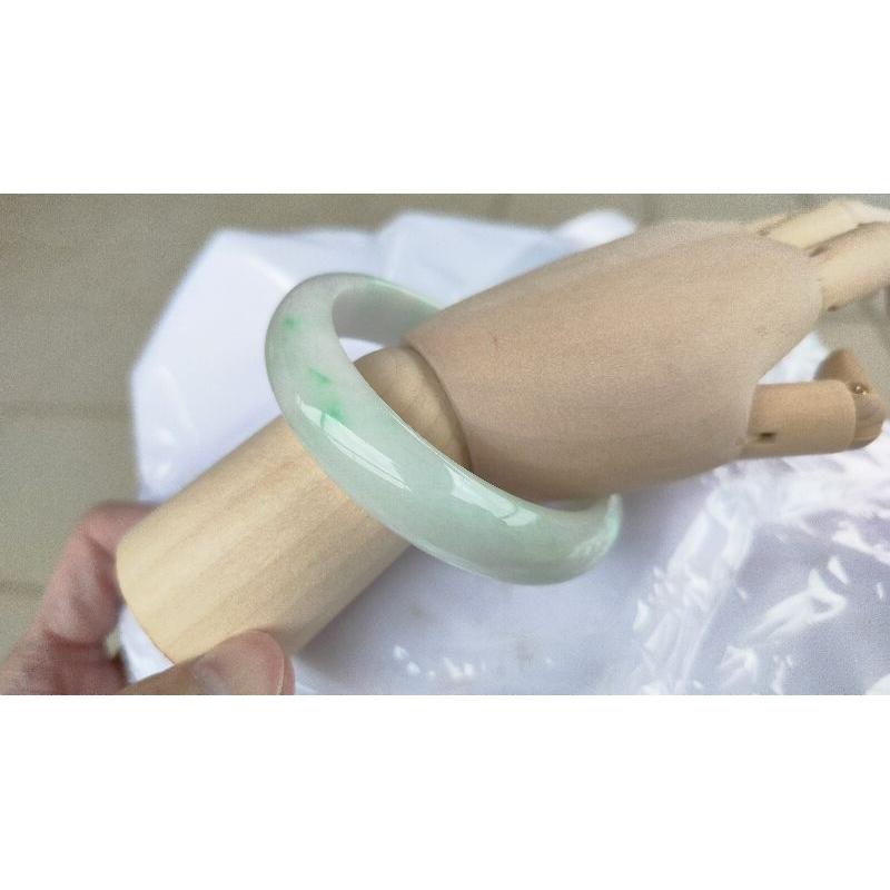 亮白底青飄 陽綠 翡翠 玉鐲 手鐲 -內徑約56.3mm-A045005-湧翠坊天然老坑A貨 緬甸翡翠 -附證書-細節圖6