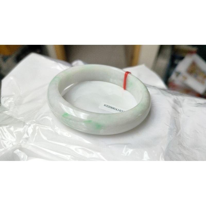 亮白底青飄 陽綠 翡翠 玉鐲 手鐲 -內徑約56.3mm-A045005-湧翠坊天然老坑A貨 緬甸翡翠 -附證書-細節圖8