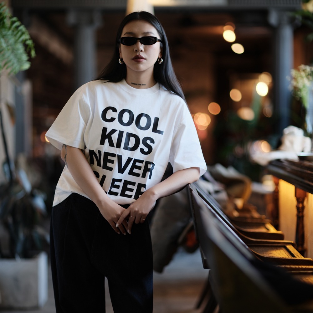 LOTSSUPPLYCO. COOL KIDS NEVER SLEEP(短袖,白色)-細節圖2