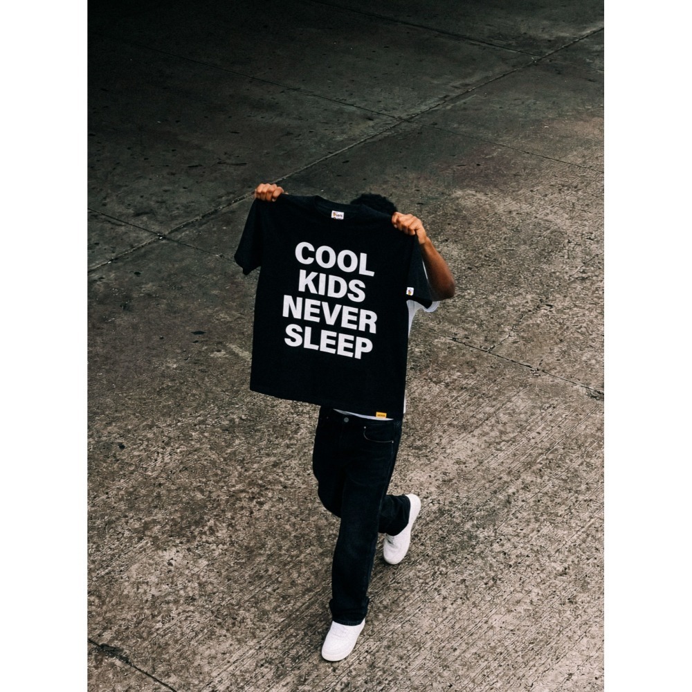 LOTSSUPPLYCO. COOL KIDS NEVER SLEEP(短袖,黑色)-細節圖3