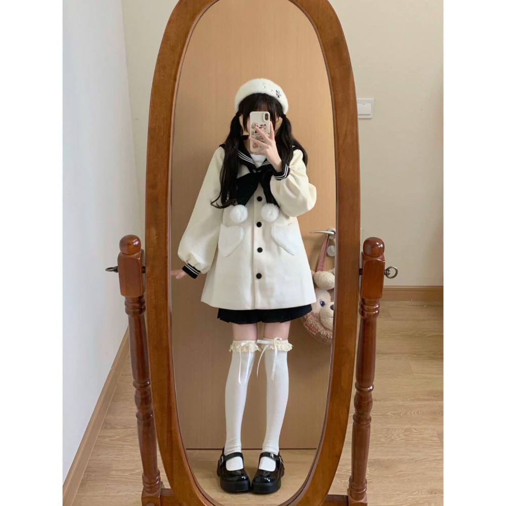 紺藍色款（很深的藍色）