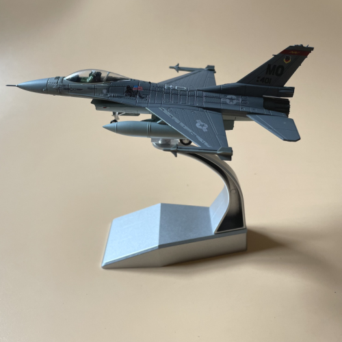聖誕節交換禮物F16和幻想金屬模型飛機台灣現貨二選一 請留言