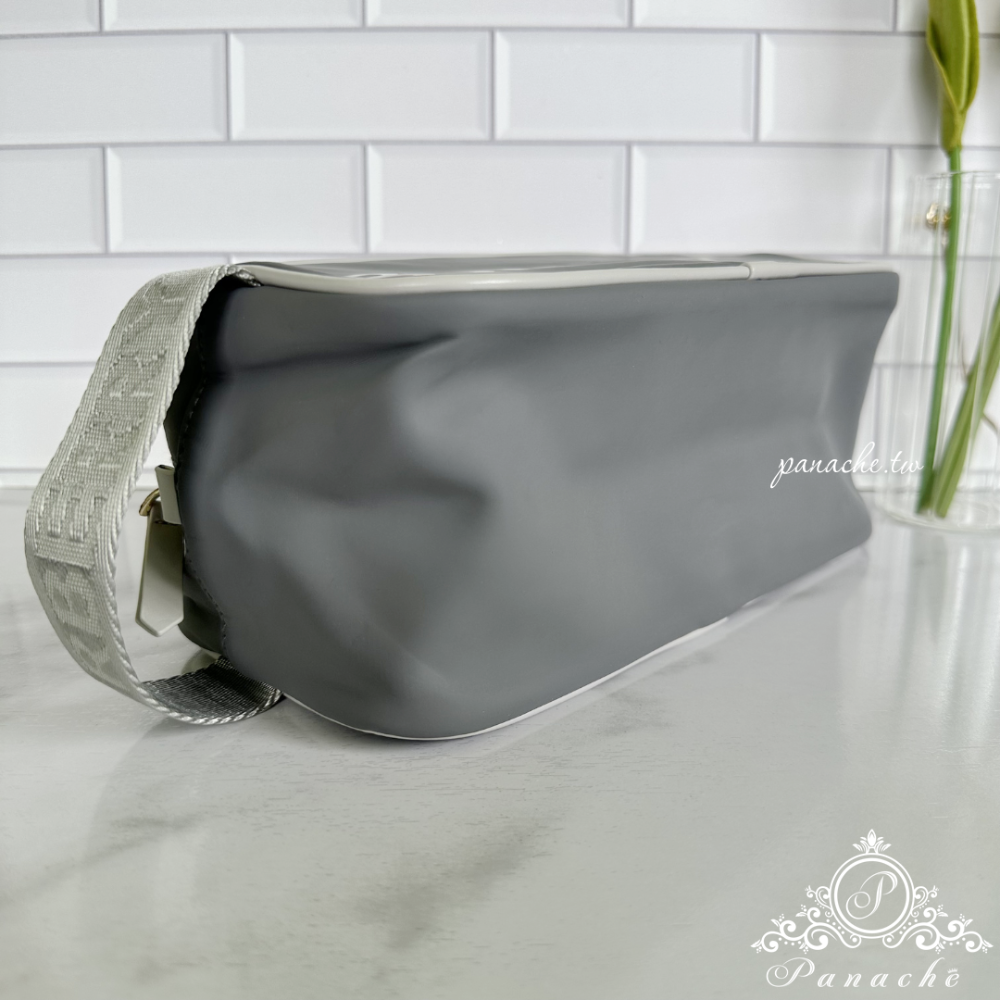 BURBERRY灰色收納包-細節圖9