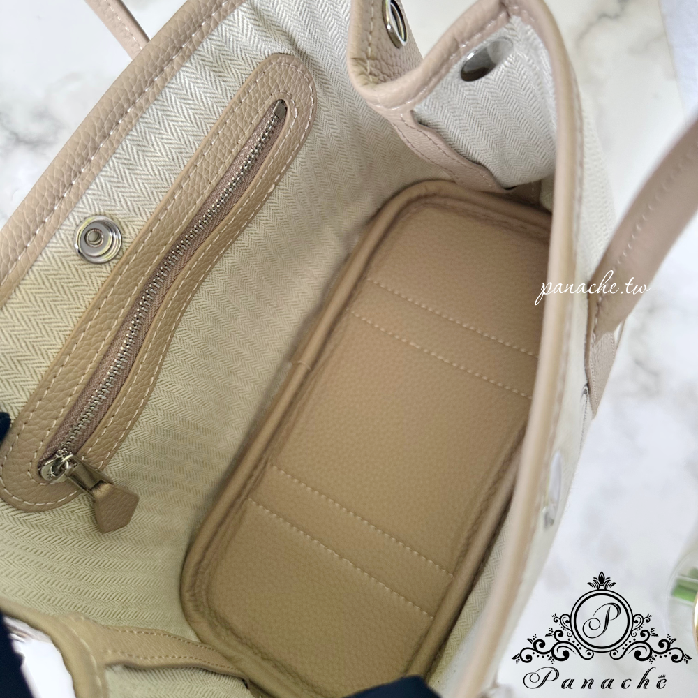 HERMÈS Garden Party風格手工創作包 奶茶卡其色高級超纖皮 附飛馬掛飾與絲巾 可手提側背斜背-細節圖5