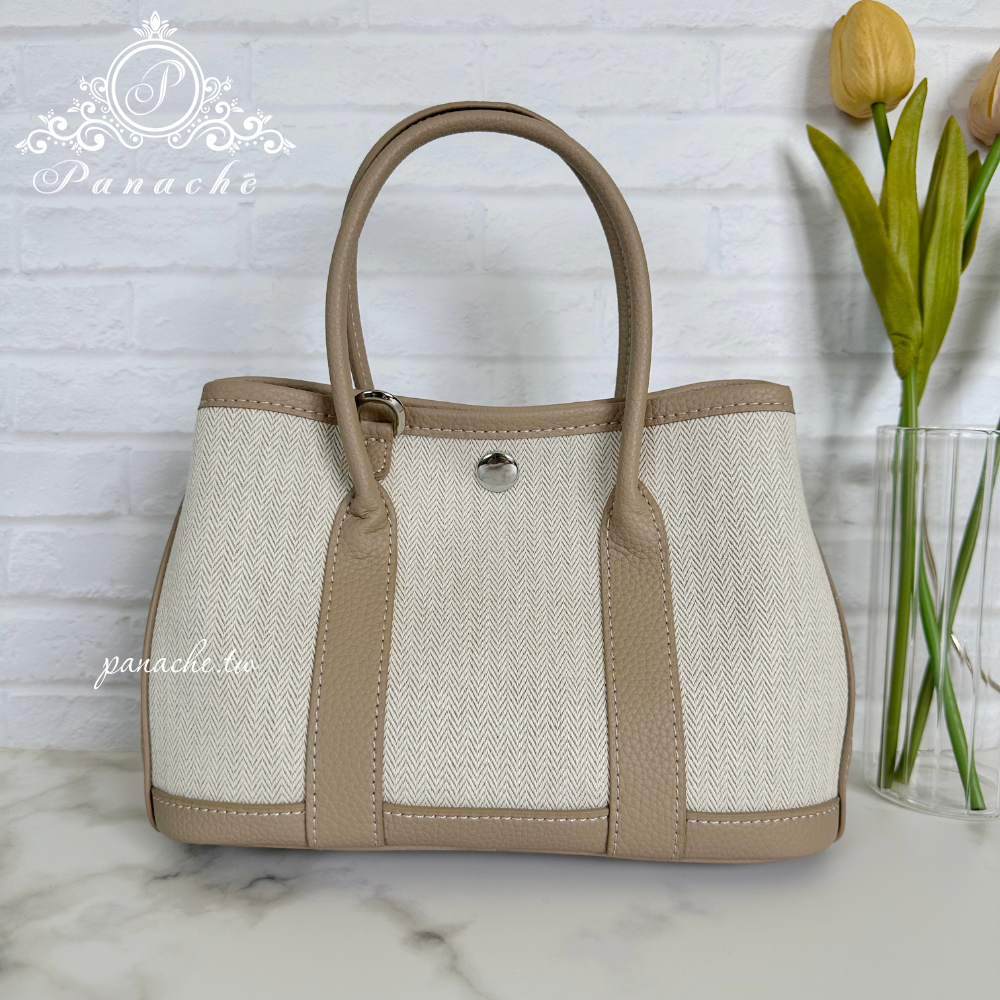 HERMÈS Garden Party風格手工創作包 奶茶卡其色高級超纖皮 附飛馬掛飾與絲巾 可手提側背斜背-細節圖6
