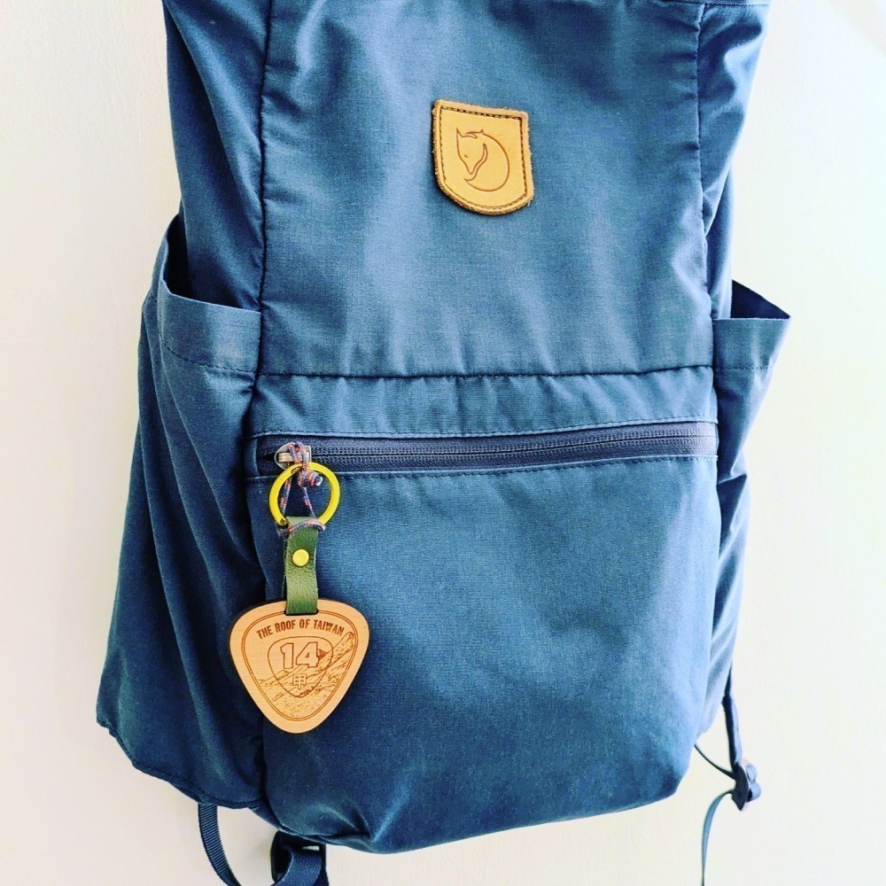 ( Alpine Days 原創商品 )  台14甲 合歡山公路 再生木製鑰匙圈 / 吊飾-細節圖3