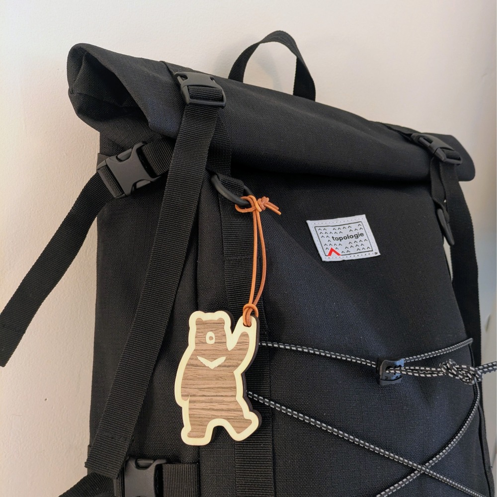 ( Alpine Days 原創商品 )  Hello 台灣黑熊 木製吊飾-細節圖2