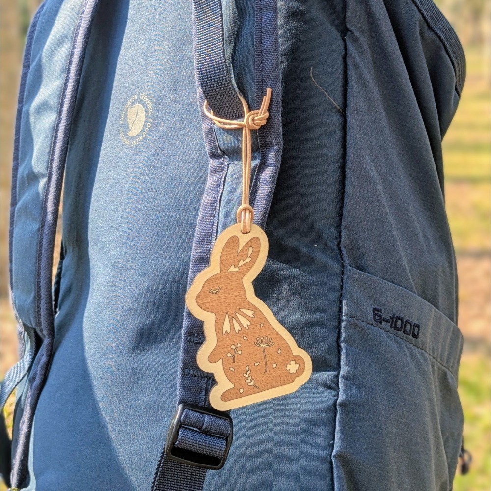 ( Alpine Days 原創商品 )  花草兔兔 木製吊飾-細節圖2