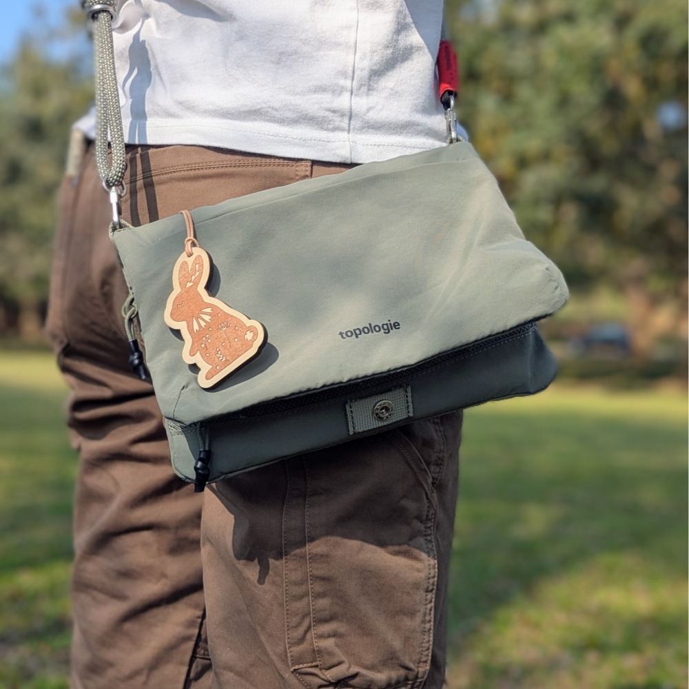 ( Alpine Days 原創商品 )  花草兔兔 木製吊飾-細節圖4