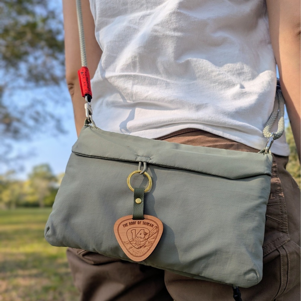 ( Alpine Days 原創商品 ) 台14甲 合歡山公路 ｜迷你｜真皮鑰匙圈 / 吊飾-細節圖3