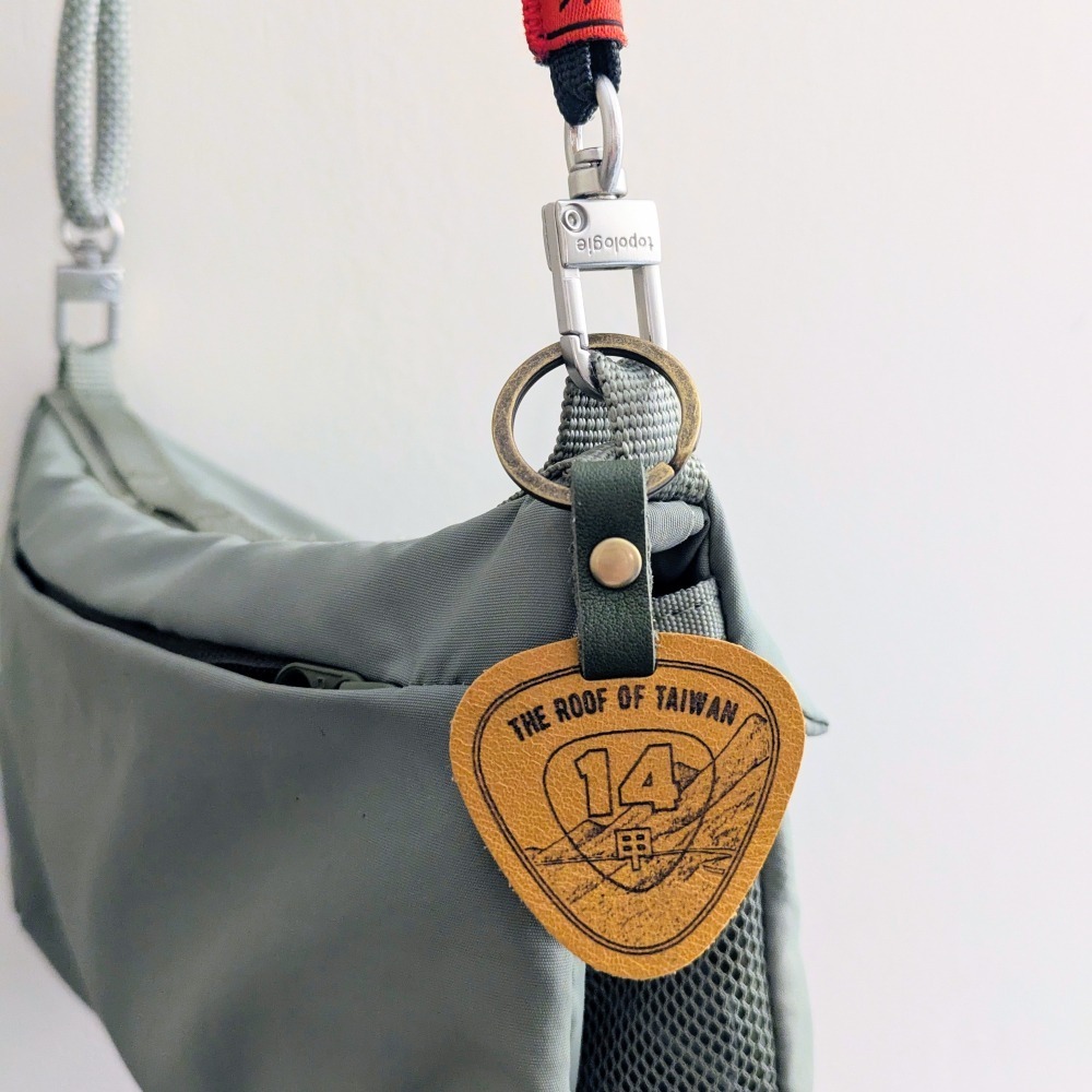 ( Alpine Days 原創商品 ) 台14甲 合歡山公路 ｜迷你｜真皮鑰匙圈 / 吊飾-細節圖6