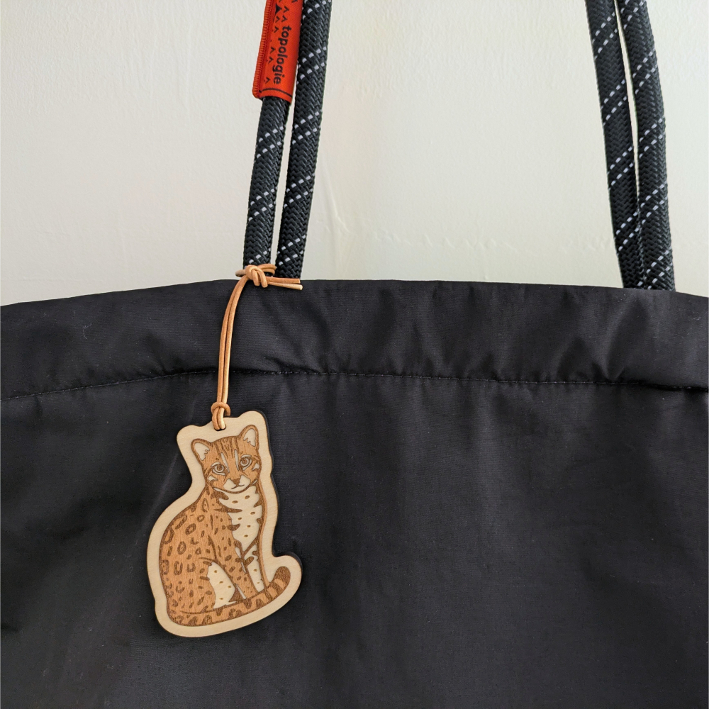 ( Alpine Days 原創商品 )  台灣石虎 木製吊飾-細節圖2