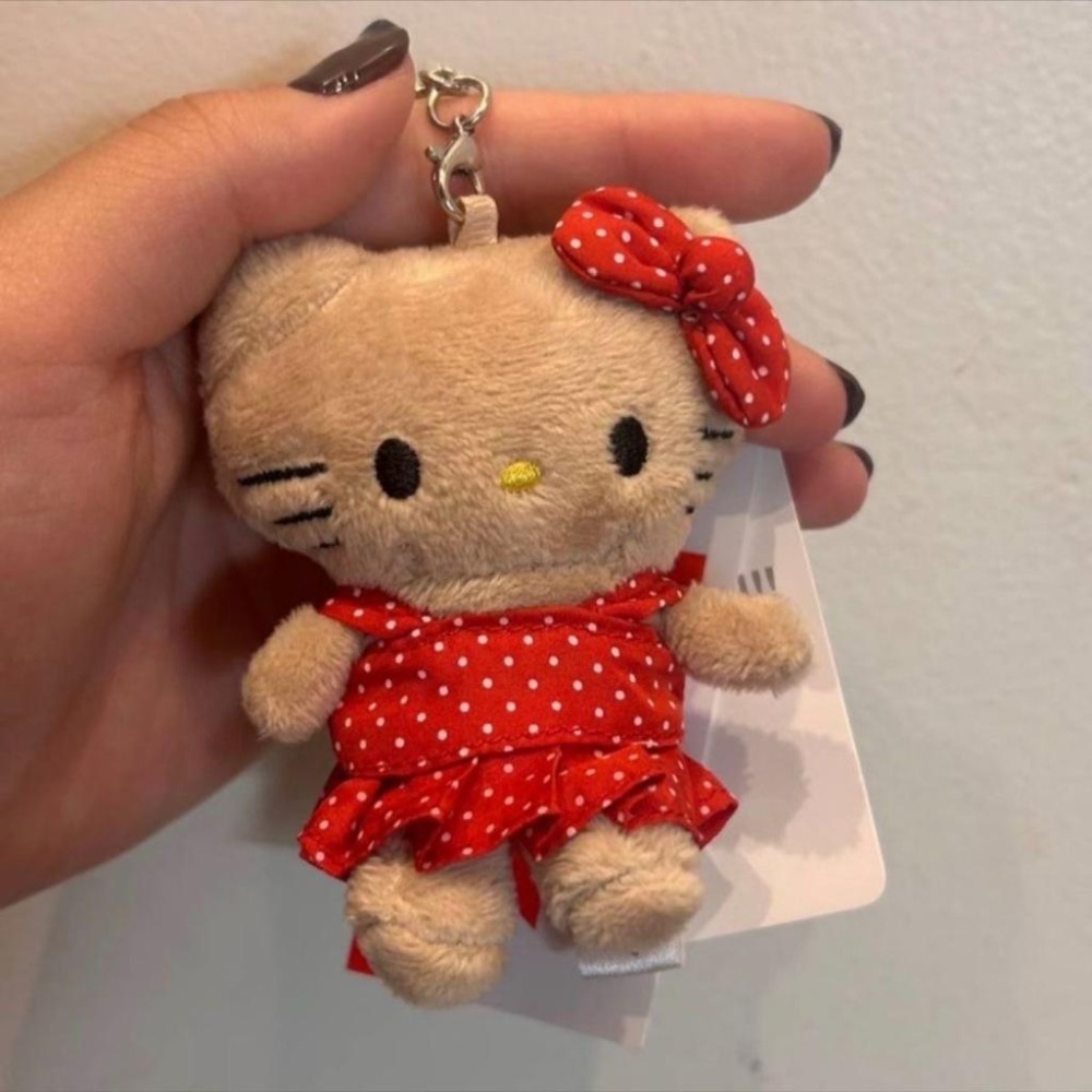 𝑯𝒖＇𝒔＞現貨．隔日到貨｜Hello Kitty凱蒂貓小波點洋裝裙吊飾 少女心爆棚 甜妹吊墜 小掛件 鑰匙圈 背包掛件-細節圖6