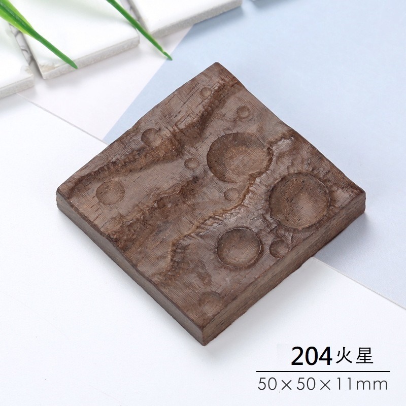 204火星，深色檀木