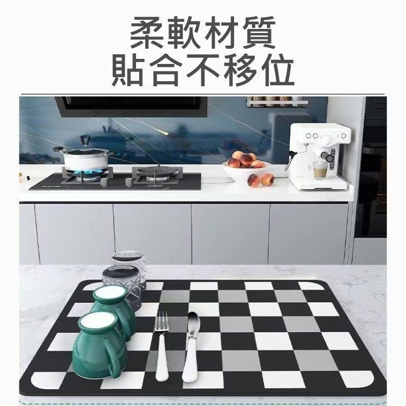 棋盤格紋硅藻土吸水杯墊 杯墊 吸水杯墊 吸水墊 簡約時尚桌面吸水墊 棋盤吸水杯墊 格紋吸水墊 【過生活】-細節圖4