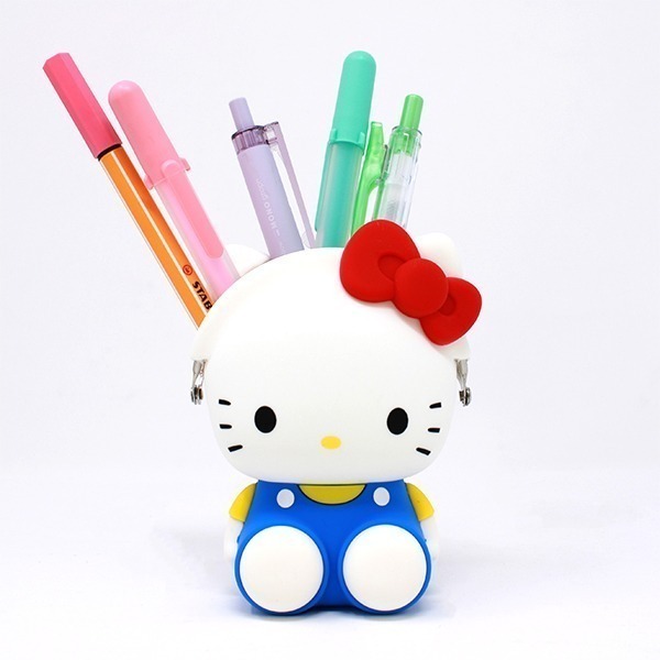 過生活IP訂購 三麗鷗 HelloKitty 凱蒂貓 p+g design 人形矽膠扣式零錢包 坐姿款 6536R-細節圖4