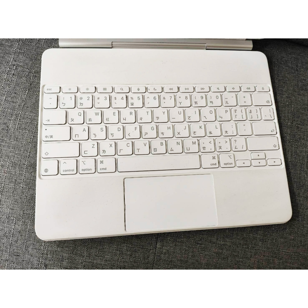 實展下架福利品-Apple 原廠  巧控鍵盤，適用於 13 吋 iPad Air (M3) - 中文 (注音)  白色-細節圖2