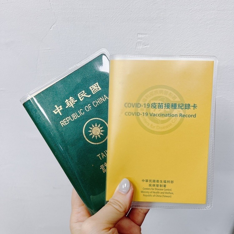 護照夾 透明霧面防水護照套 證件套 護照保護套 PVC 卡套 防水 防塵 接種卡套【RS1410】-細節圖7