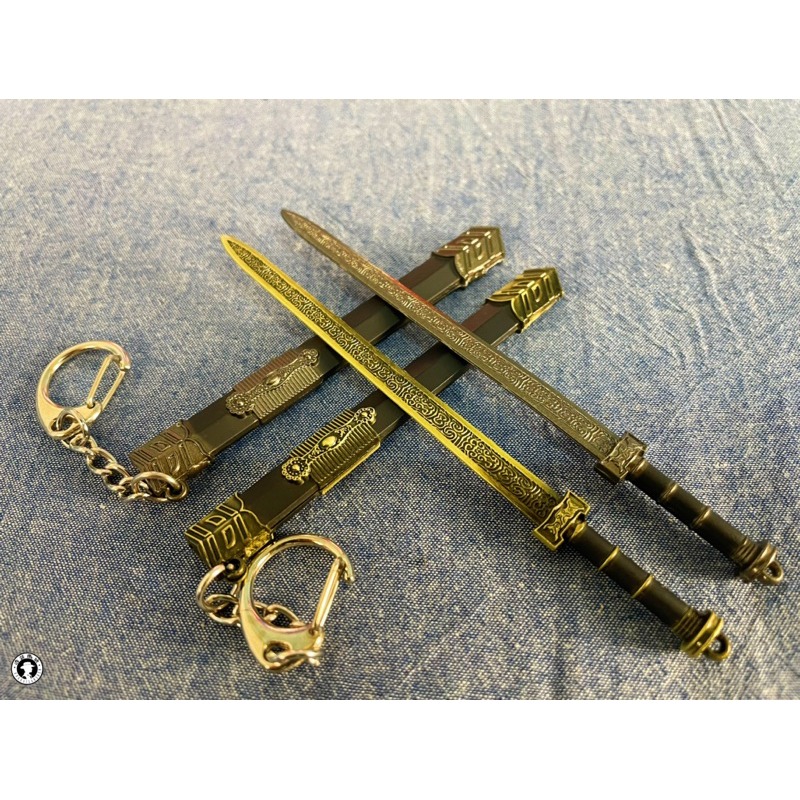 12公分合金古代漢劍秦始皇劍如意劍越王劍/古銅金槍色/迷你兵器鑰匙圈/刀鞘刀身部分款式有花紋/刀柄也有設計-細節圖4