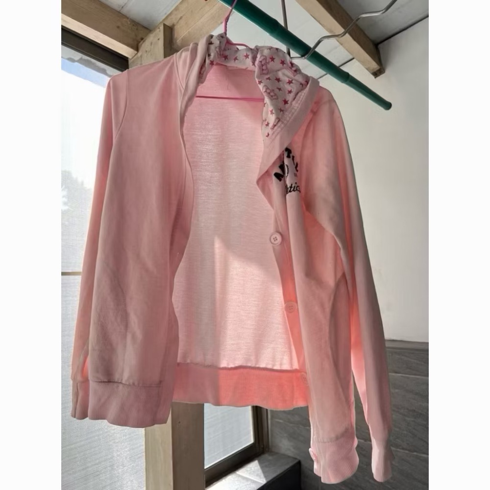 二手衣物出清 優惠二手衣物 女裝 👚 粉色 防曬連帽外套🎀。二手品😊-細節圖3