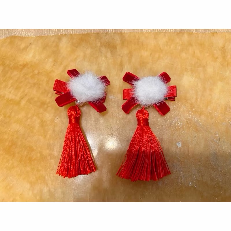 二手出清 髮飾 飾品 漢服 拜年紅色毛球國風 毛球流蘇蝴蝶結髮夾髮 買一對送一對 二手品 髮飾😊-細節圖2