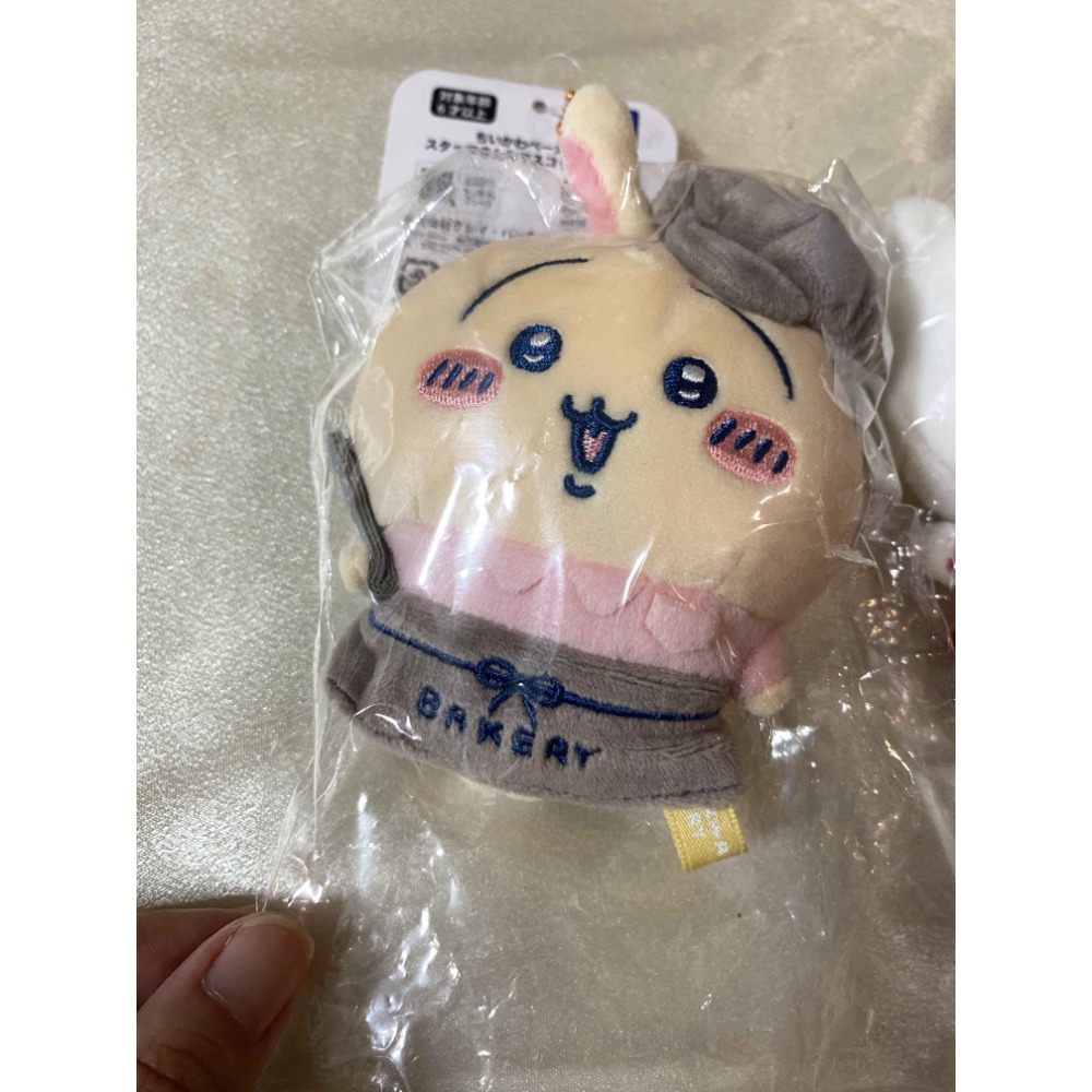 日日兔🐰 吉伊卡哇 麵包店員吊飾娃 兔兔 吉伊 日本代購-規格圖1