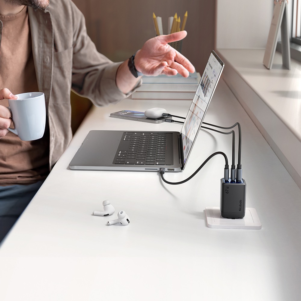 Mcdodo麥多多 LQ CH098 Gana系列三口mini氮化鎵充電器67W 2C1A 美規-細節圖4