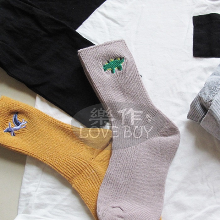 [齁齁BUY] 台灣製TW 男童必備 中筒襪 恐龍系列-細節圖3