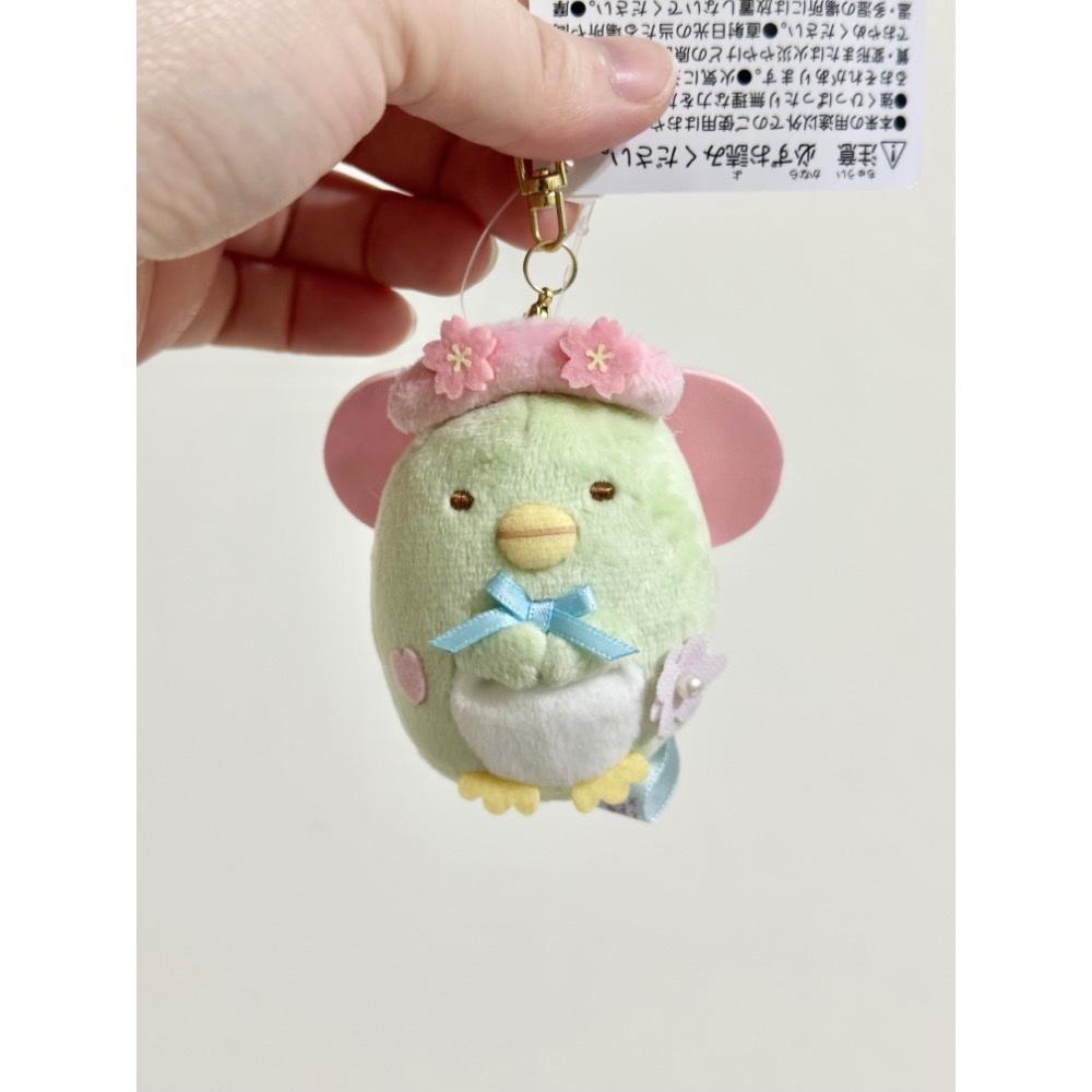 現貨❗️2026NEW櫻花期間限定🌸角落生物吊飾（企鵝）日本帶回🇯🇵 最新 角落生物 吊飾 企鵝 鑰匙圈 娃娃 限定-細節圖2