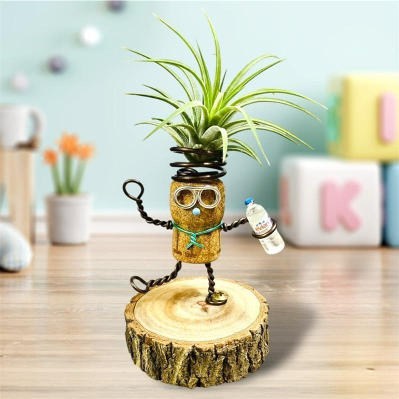 微甜多肉小陽台．空氣鳳梨的家｜鋁線手作．要活就要動｜軟木塞運動小人空鳳架（不含植物）-細節圖2