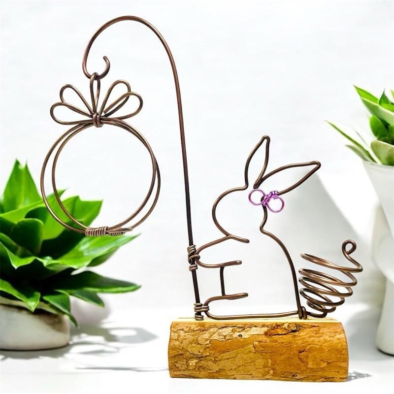 微甜多肉小陽台．空氣鳳梨的家｜鋁線手作．小兔兔與她的禮物．杉木底座（不含植物）-細節圖2