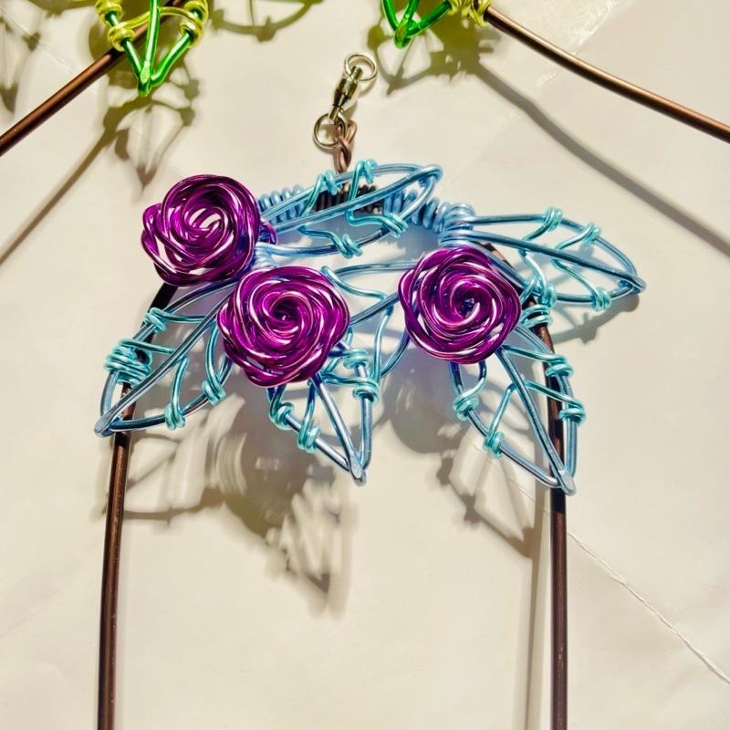 微甜多肉小陽台·空氣鳳梨的家｜鋁線手作．可旋轉軟木塞玫瑰空鳳掛架（不含空鳳）-細節圖6