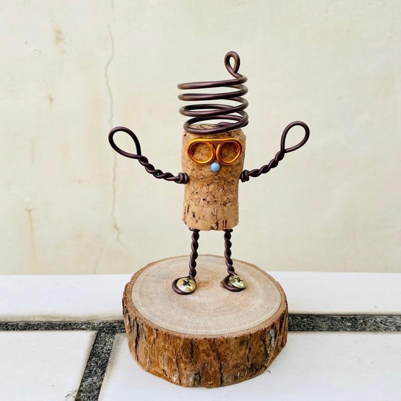 微甜多肉小陽台．空氣鳳梨的家｜鋁線手作．快樂小人軟木塞空鳳架（不含植物）-細節圖2