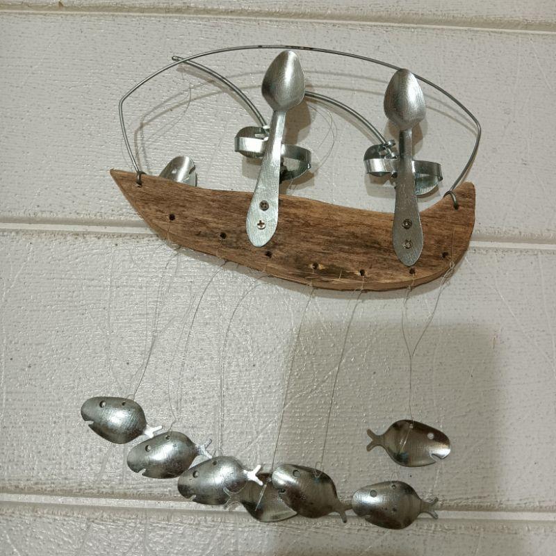  JZENZERO Fishing Man Wind Chime Spoon Fish Sculptures